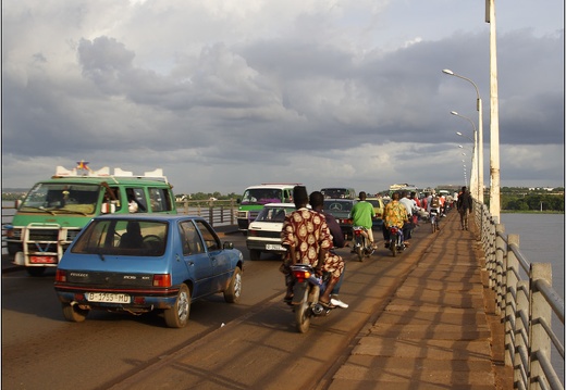 Bamako, pont des Martyrs #20 (13697 visits, rating score 7.51) Bamako, pont des Martyrs #20