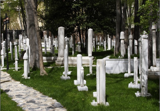 Musée de Mevlevihanesi, cimetière #02 (5005 visits, rating score 4.54) Musée de Mevlevihanesi, cimetière #02