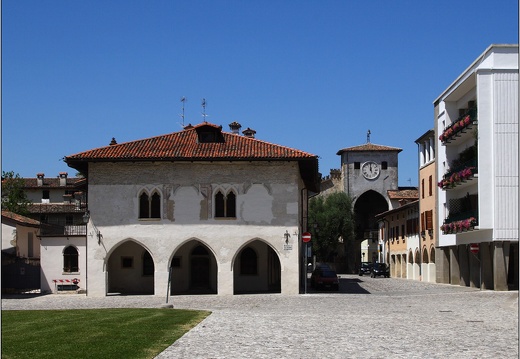 Spilimbergo, piazza Dumo #02