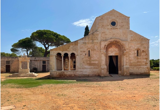 Abbaye Santa Maria a Cerrate #02 (714 visits) Abbaye Santa Maria a Cerrate #02