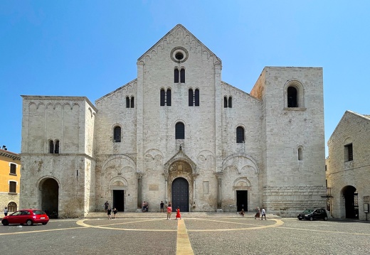 Bari, Basilica Cattedrale Metropolitana Primaziale San Sabino #01 (798 visits) Bari, Basilica Cattedrale Metropolitana Primaziale San Sabino #01