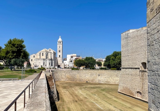 Barletta, Castello et Duomo #01 (931 visits) Barletta, Castello et Duomo #01