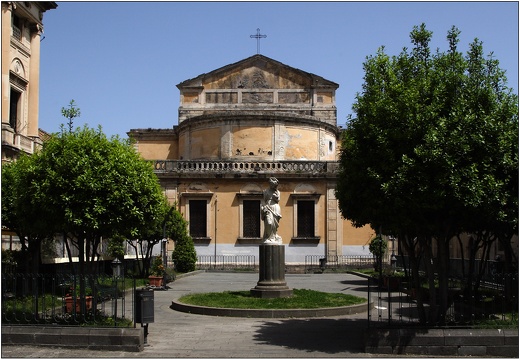 Acireale, statua della dea Flora