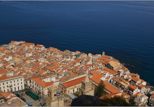 Cefalù, piazza Duomo (vue de la Rocca) #01 (9915 visits) Cefalù, piazza Duomo (vue de la Rocca) #01