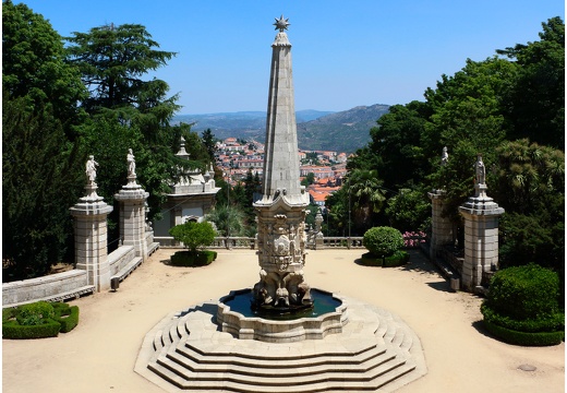 Lamego, Escadas da Nossa Sra. dos Remédios #19 (2007 visits) Lamego, Escadas da Nossa Sra. dos Remédios #19