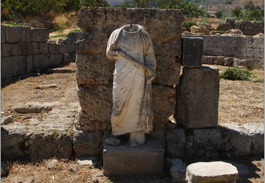 Ancienne Corinthe, statue (4212 visits) Ancienne Corinthe, statue