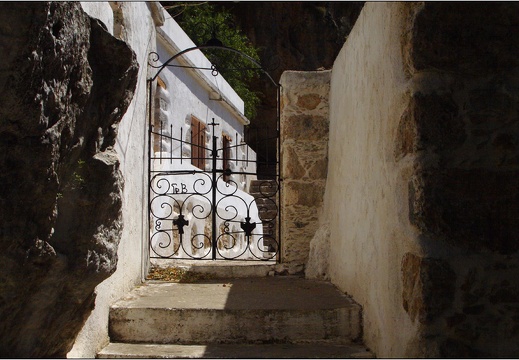 Azogires, monastère des 99 Saints #01 (10270 visits) Azogires, monastère des 99 Saints #01