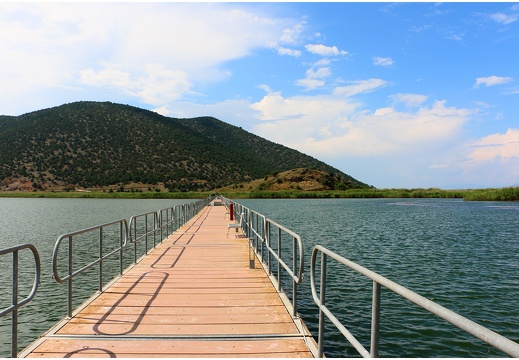 Lac Prespa,ponton vers l'île de Florina #02 (3875 visits) Lac Prespa,ponton vers l'île de Florina #02