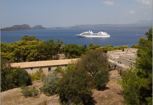 Pylos, l'île de Sfakteria vue de Neo Kastro #12