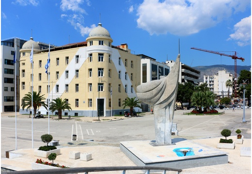 Volos, monument de la résistance et université #01