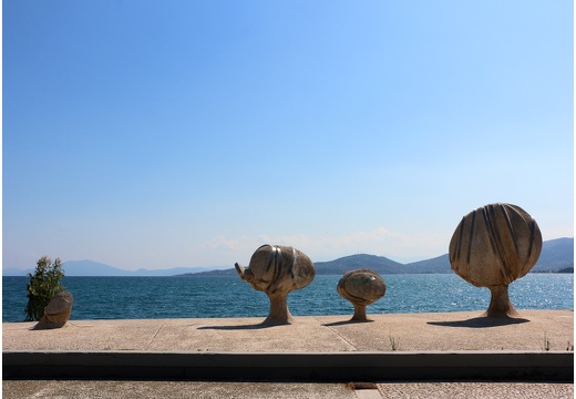 Volos, promenade et sculptures de Philolaos #03