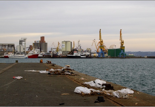 Brest, port de commerce #07 (17165 visits) Brest, port de commerce #07