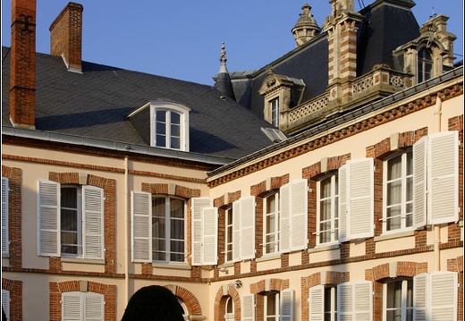 Avenue de Champagne #06 (8841 visits) Avenue de Champagne #06