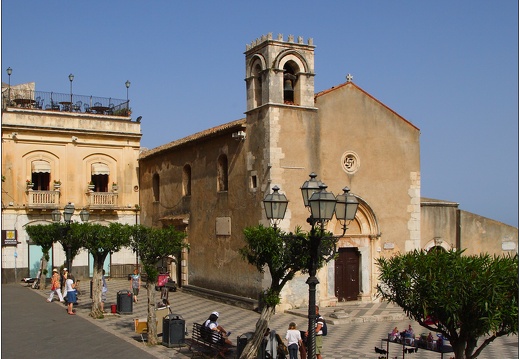 Taormina, piazza 9 aprile & chiesa San Agostino (1709 visites) Taormina, piazza 9 aprile & chiesa San Agostino